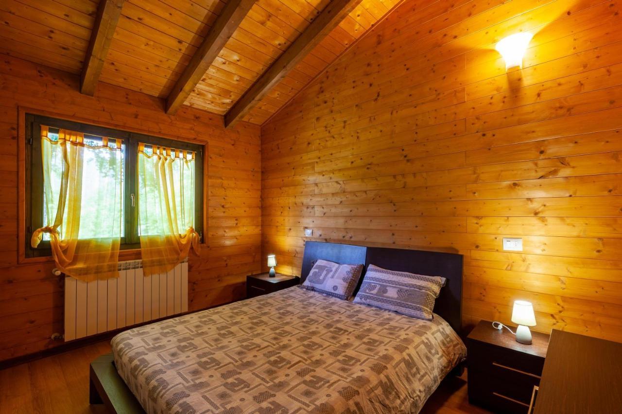 Capanne di Sillano Villaggio Anemone - Chalet Anemone מראה חיצוני תמונה