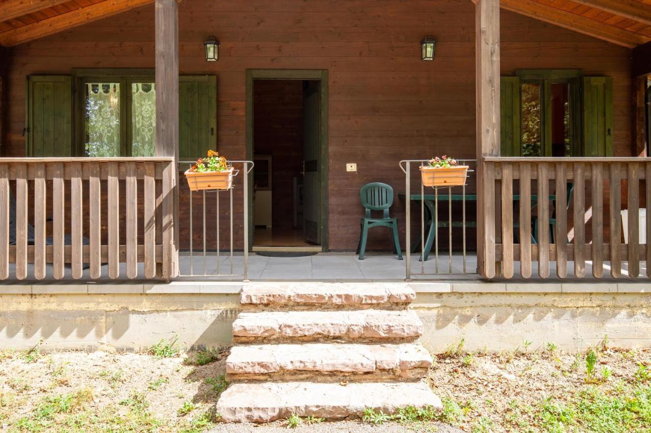 Capanne di Sillano Villaggio Anemone - Chalet Anemone מראה חיצוני תמונה