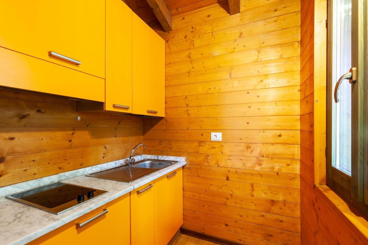 Capanne di Sillano Villaggio Anemone - Chalet Anemone מראה חיצוני תמונה